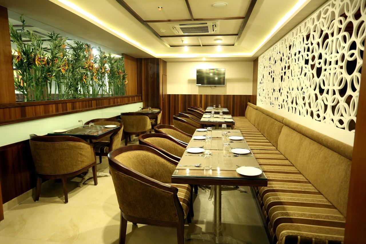 Hotel Solitaire Rāipur Zewnętrze zdjęcie